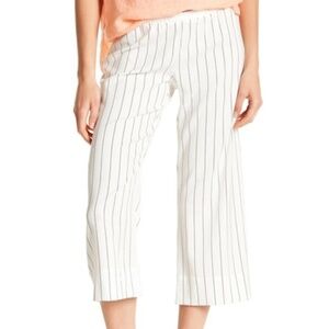Supply & Demand Women's Ivory/Black Striped Wide Cuff Cropped Pants, size Medium